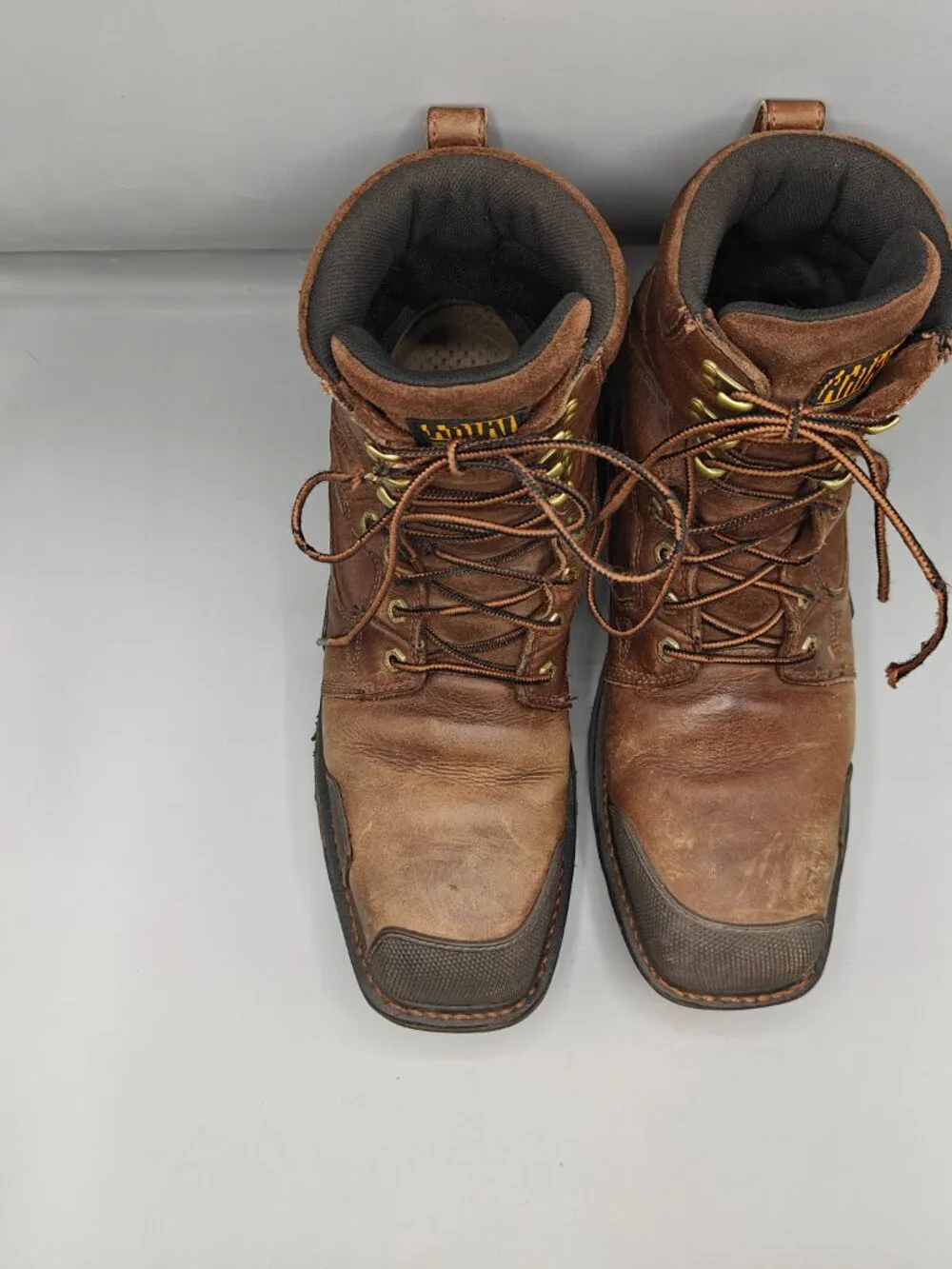 Ariat 8